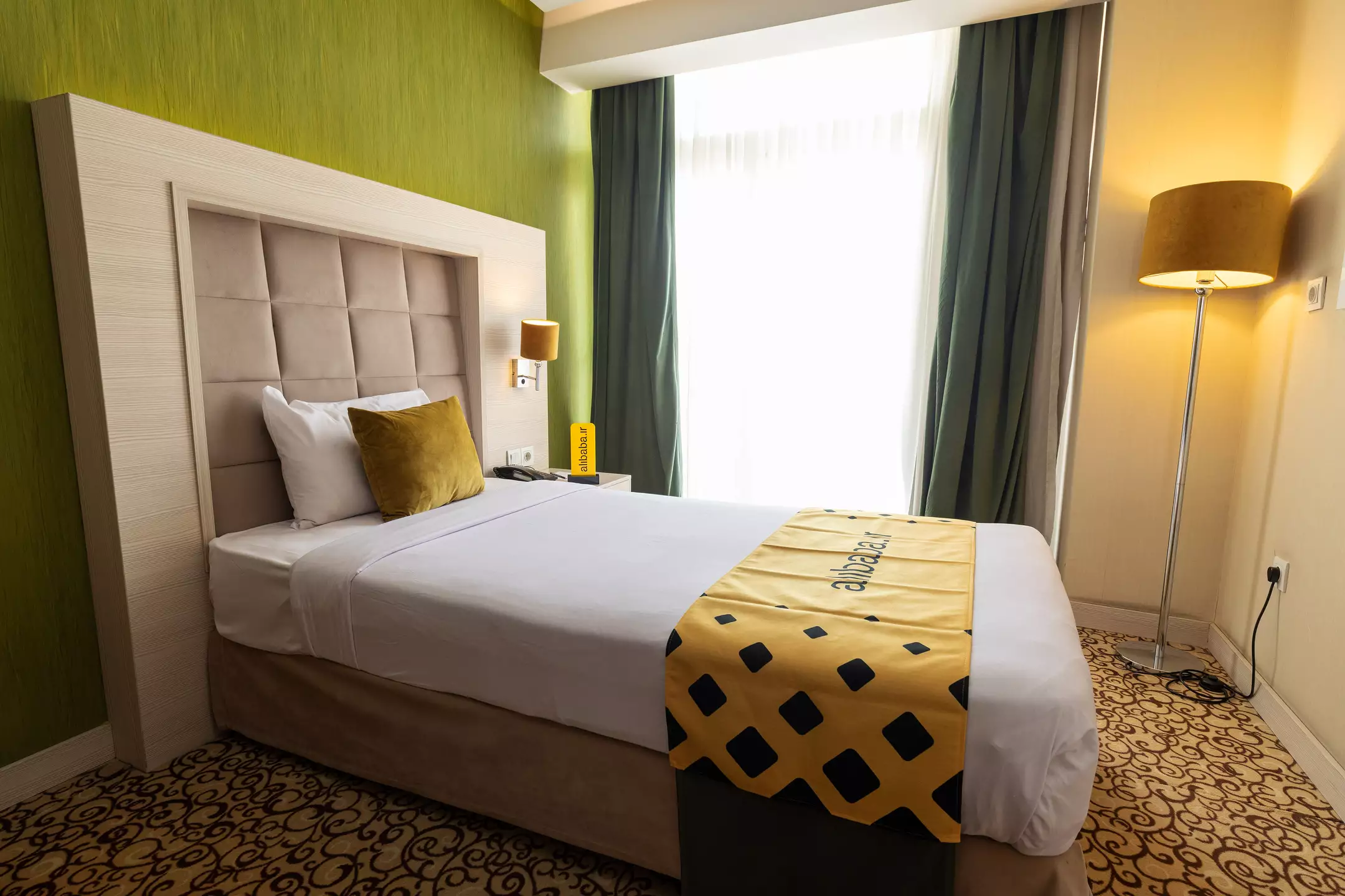 هتل پارسیان انقلاب تهران